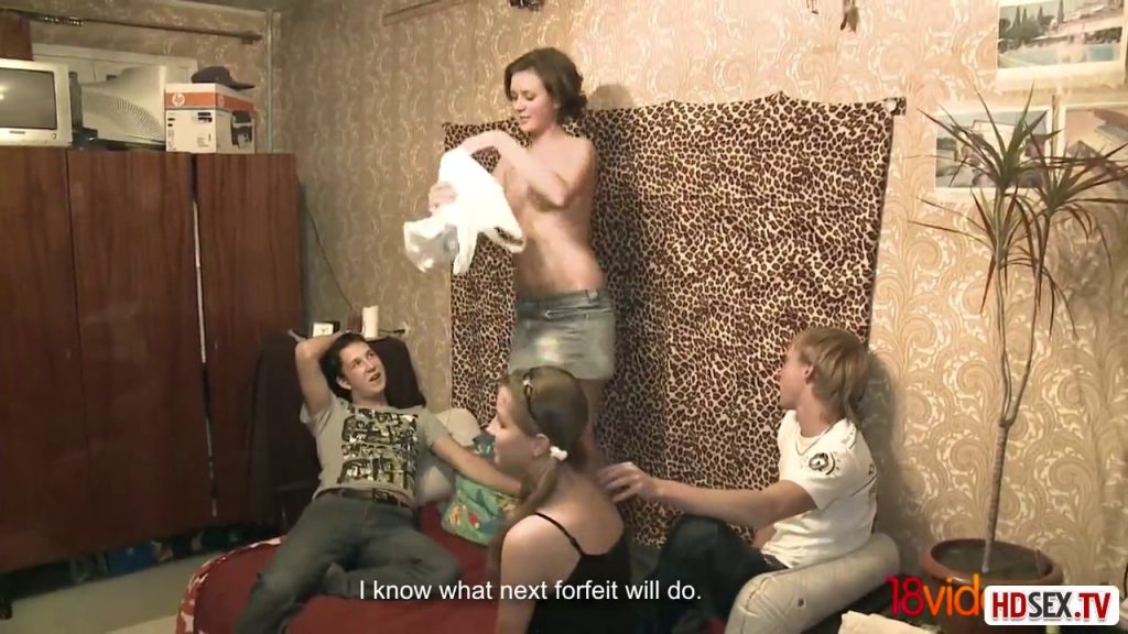 Jenny invited some kinky friends over, because she wanted a foursome in the late afternoon